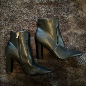 Leather pointed toe ankle boot